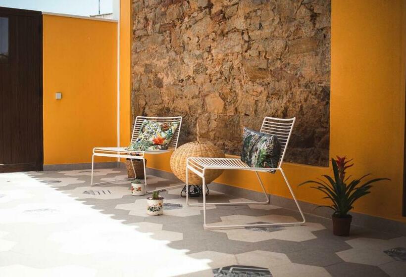 בית מלון כפרי Laurus Charming House