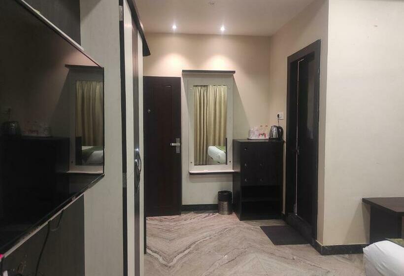 Отель Rudraksh  Near Vip Airport Guwahati