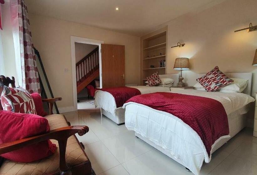 בית מלון כפרי The Merry Monk