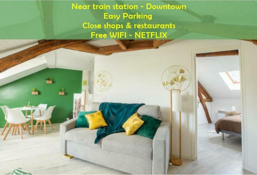 Le Marché Cosy à Vernon Giverny Claude Monet Downtown