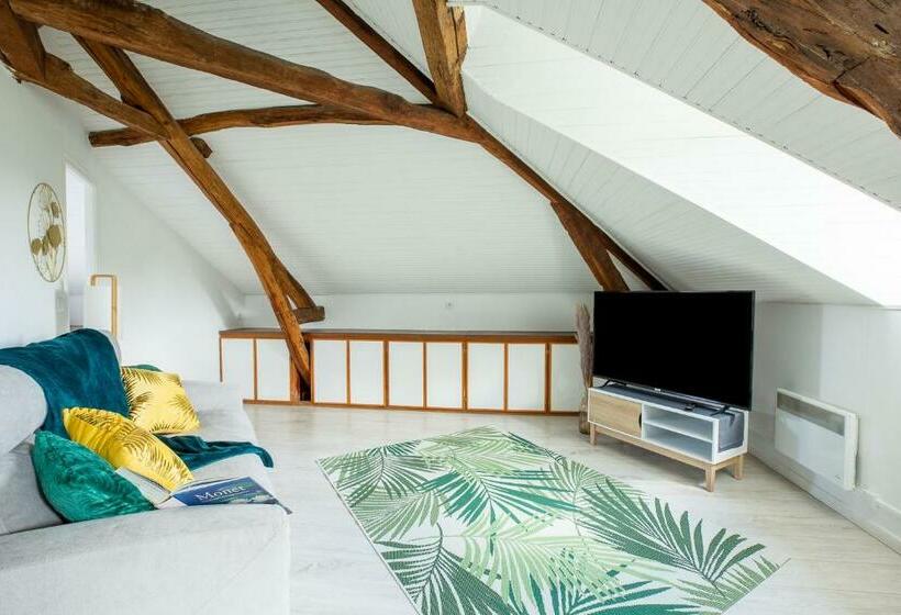 Le Marché Cosy à Vernon Giverny Claude Monet Downtown