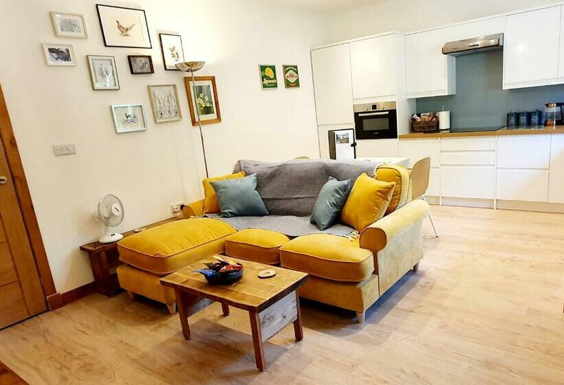 Luxury Country Apartment With Hot Tub   Near Edinburgh