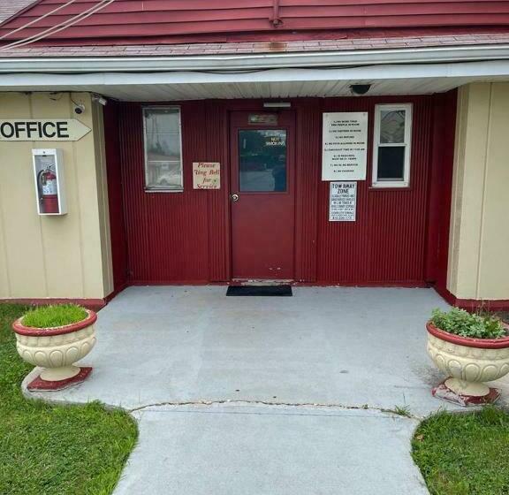 모텔 Budget Inn Flint