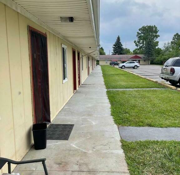 모텔 Budget Inn Flint