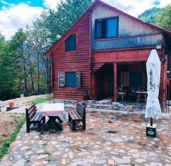 پانسیون Guest House Astrit Villi
