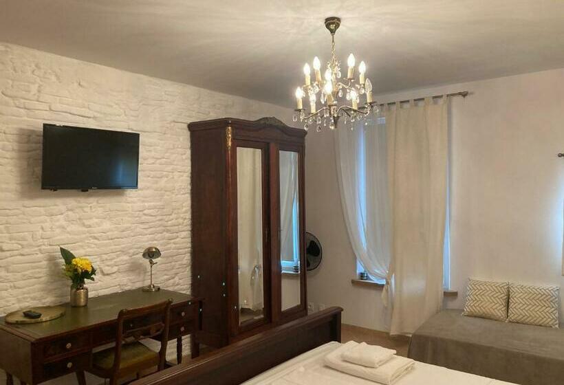 膳宿费 La Porte Dorée..