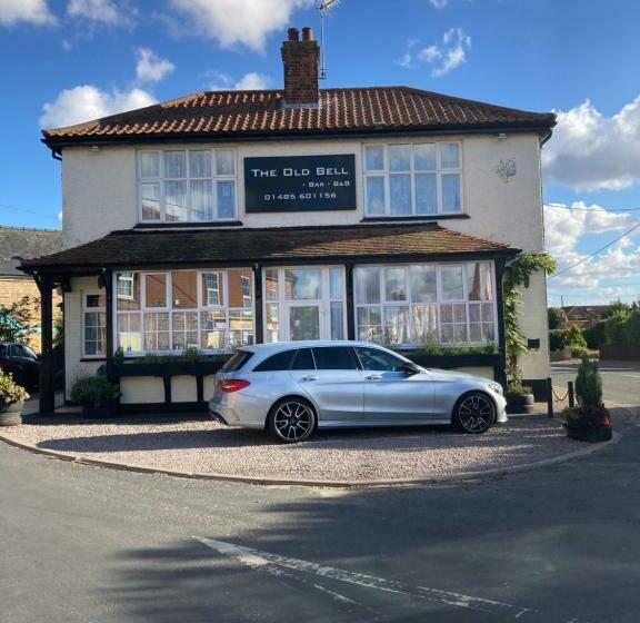 펜션 The Old Bell B&b