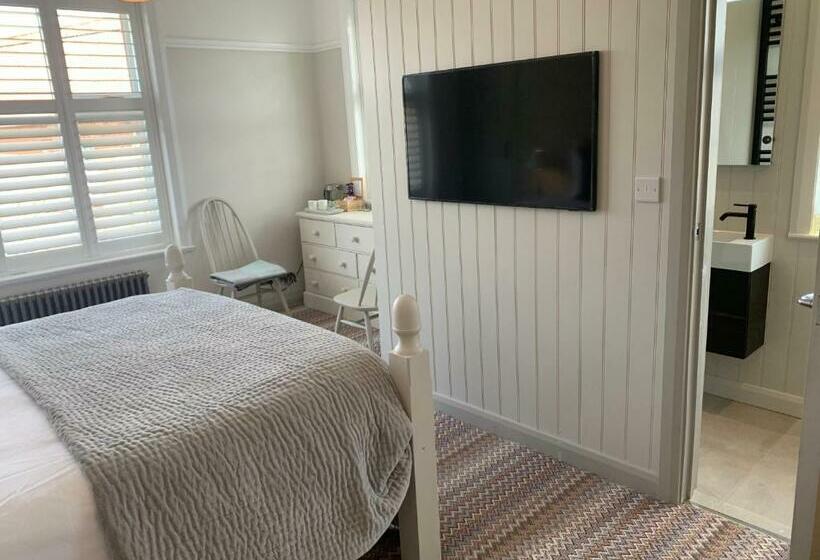 펜션 The Old Bell B&b