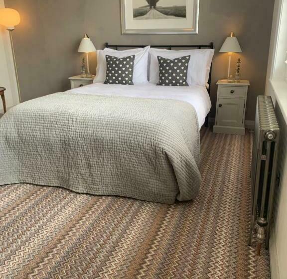 펜션 The Old Bell B&b