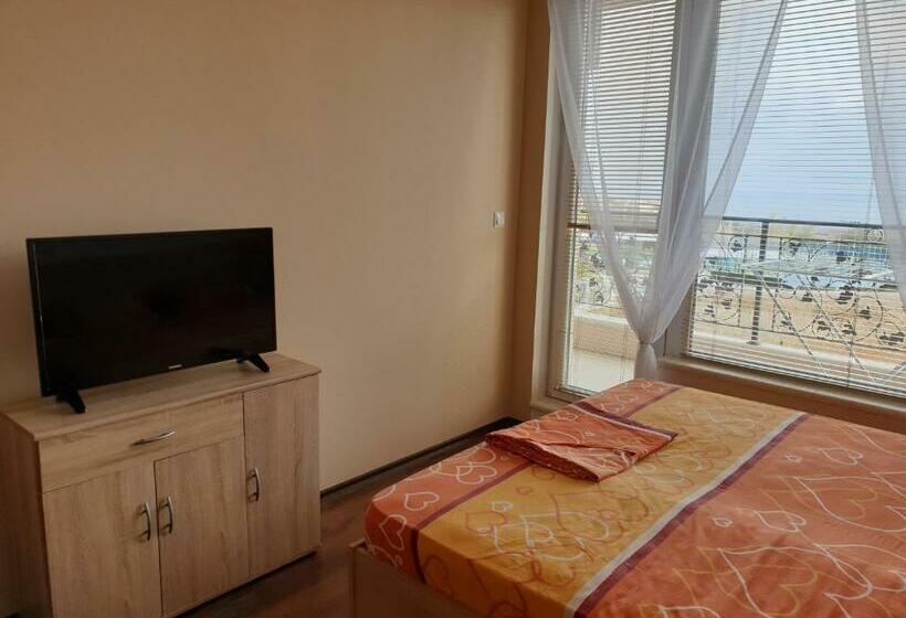 апартамент съни