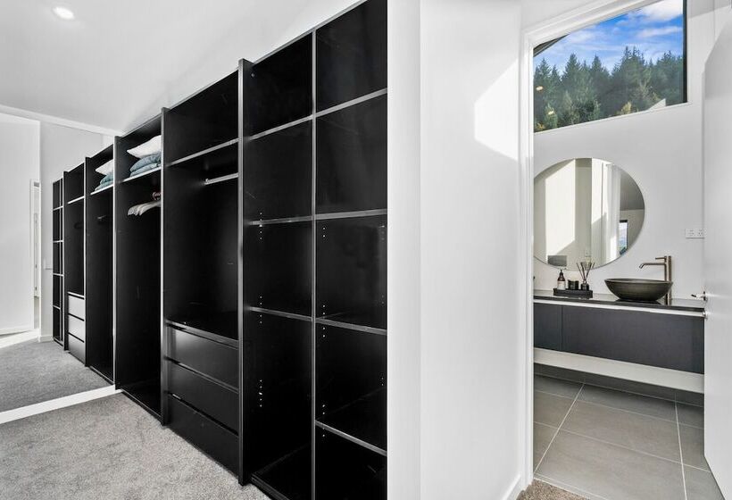 1 St Marks By Staysouth