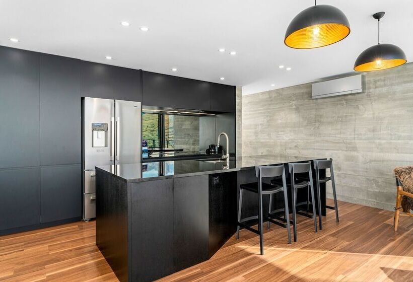 1 St Marks By Staysouth