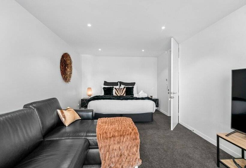 1 St Marks By Staysouth