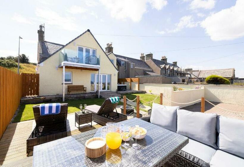 Aurora House Hot Tub & Sea View