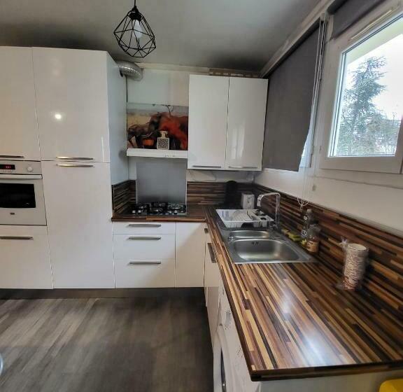 Appart Proche Du Centre Ville Et Du Parc Saint Pierre