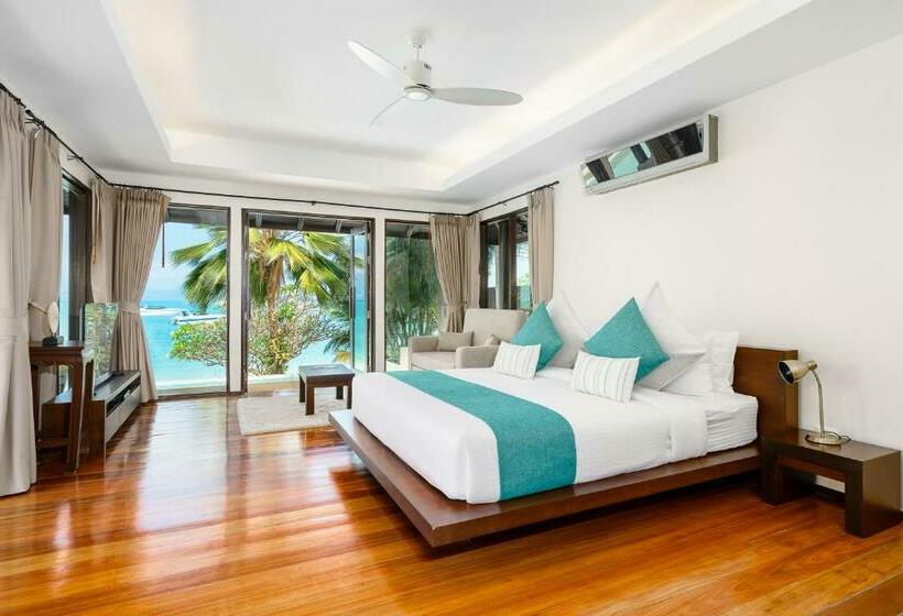 Bacaya Beachfront Villa