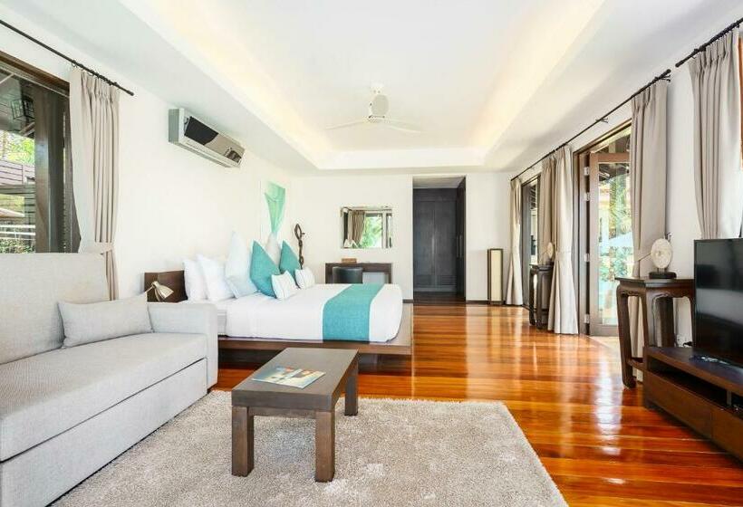 Bacaya Beachfront Villa