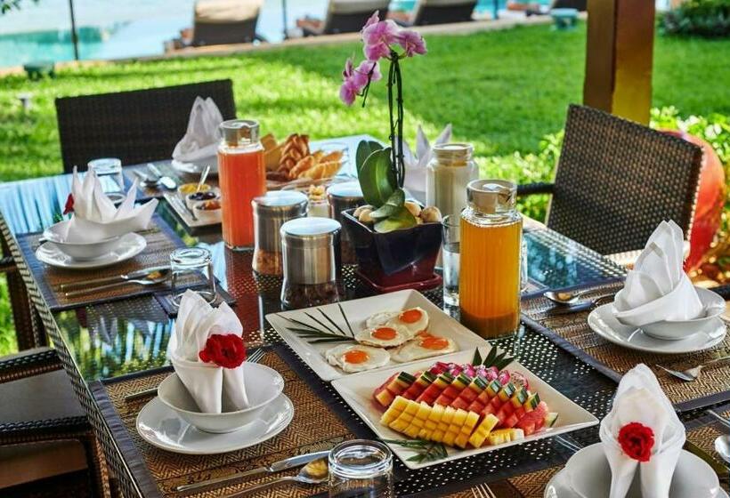 Bacaya Beachfront Villa