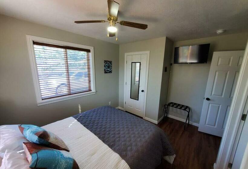 Bear Lake Emerald Retreat With Lake View