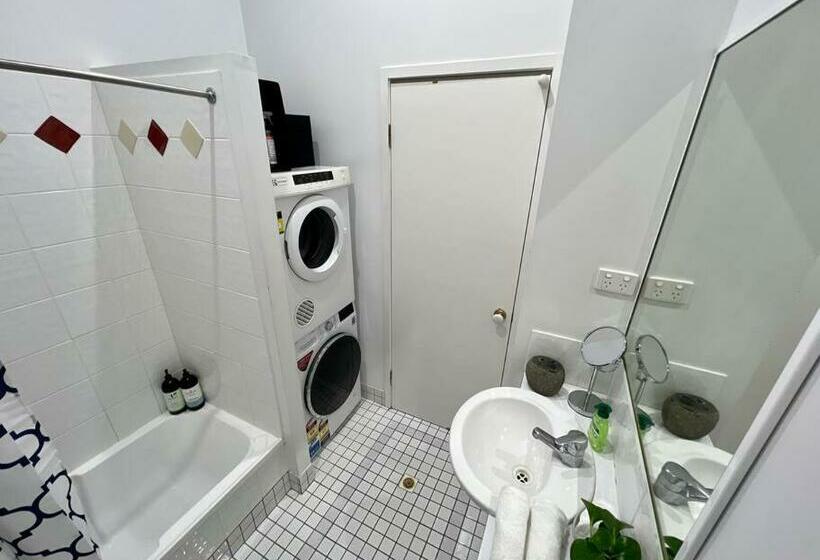 Self Contained Haven In New Farm