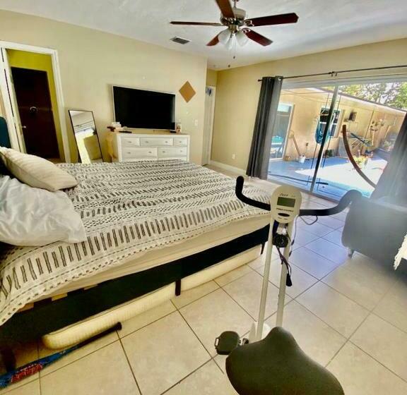 Cheerful Villa With Amazing Pool