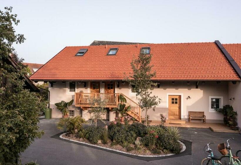 Ferienwohnungen In Der Alten Schnapsbrennerei Kolleritsch In Mureck