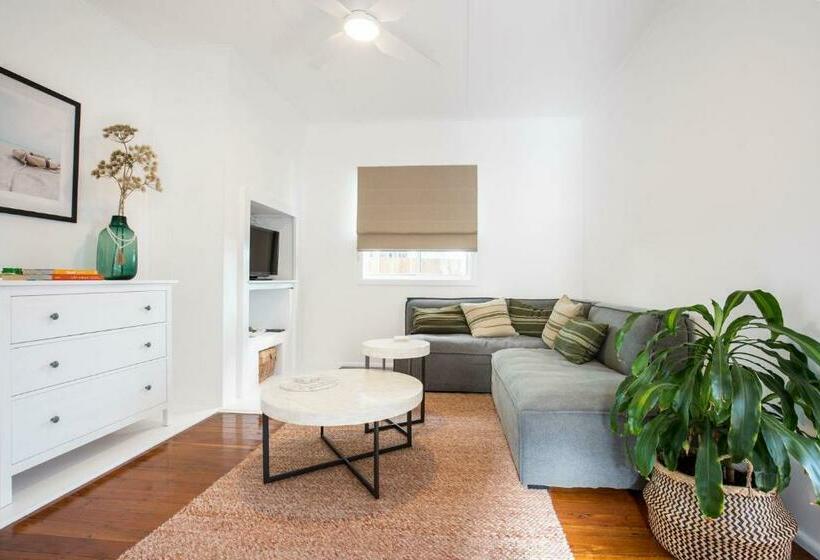 Fishery Road Cottage Pet Friendly 2 Mins Walk To Beach