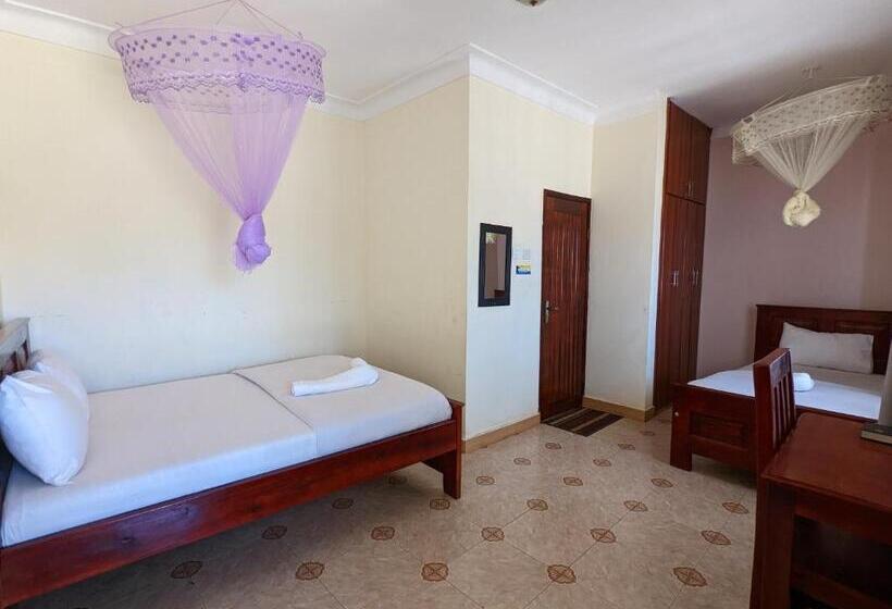 هتل Kasenene Legacy