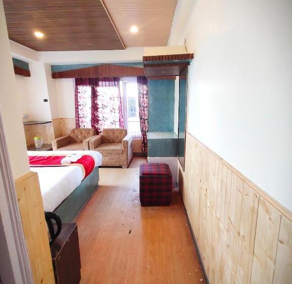 هتل The Krishna Boho Near Mall Road