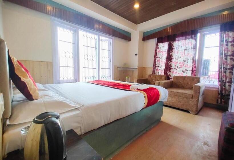 هتل The Krishna Boho Near Mall Road