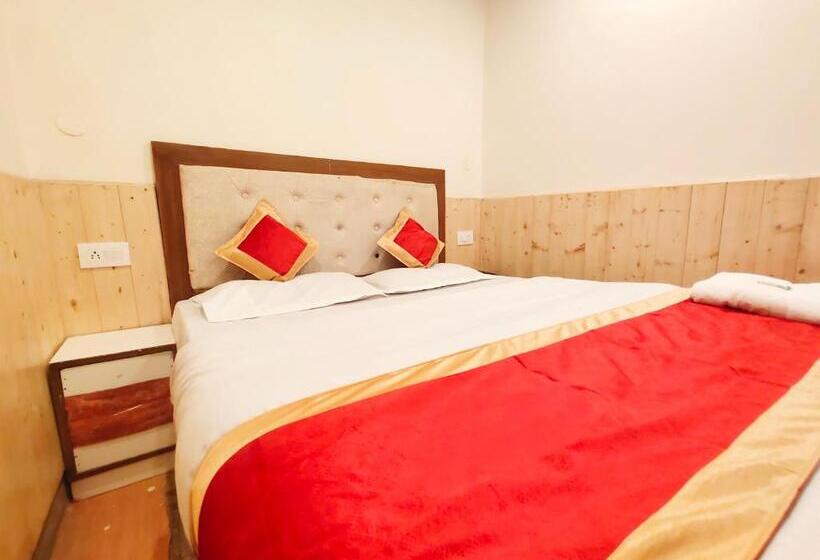 هتل The Krishna Boho Near Mall Road