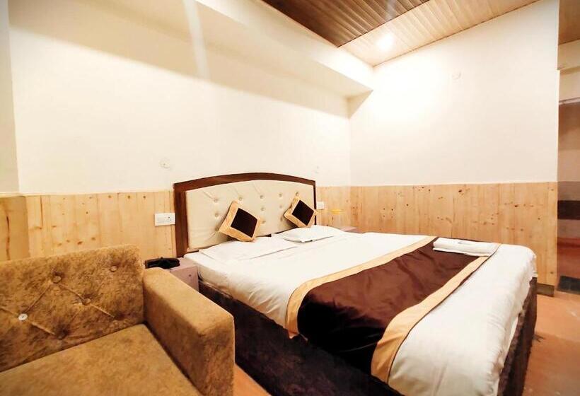 هتل The Krishna Boho Near Mall Road