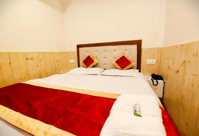 هتل The Krishna Boho Near Mall Road