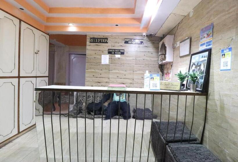 هتل The Krishna Boho Near Mall Road