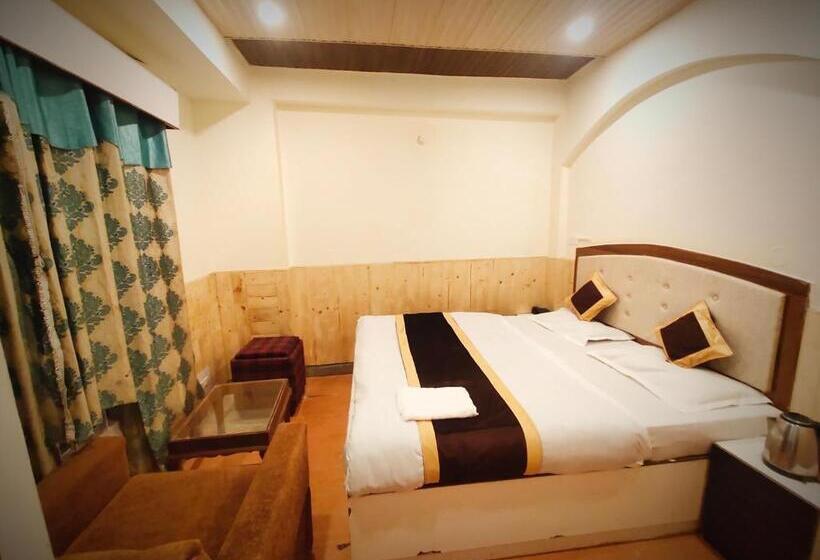 هتل The Krishna Boho Near Mall Road