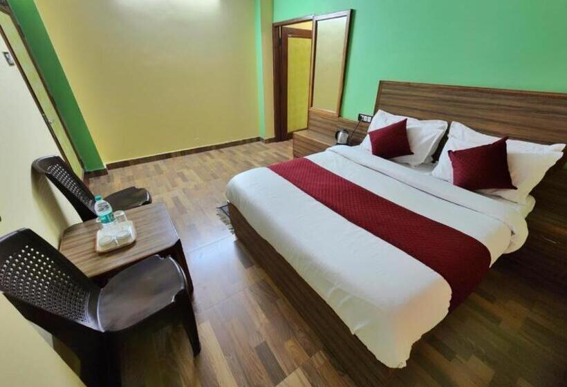 هتل The Krishna Boho Near Mall Road