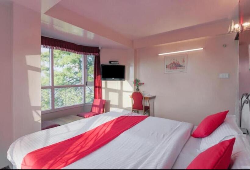 هتل The Krishna Boho Near Mall Road