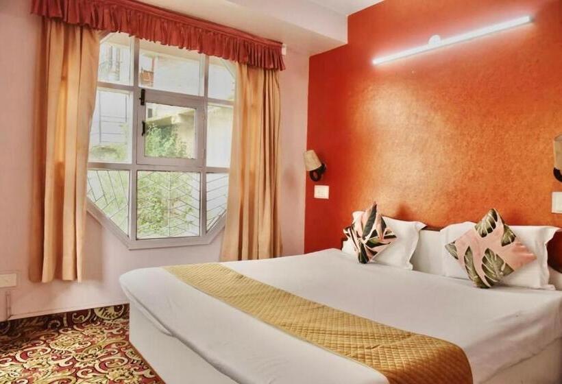 هتل The Krishna Boho Near Mall Road