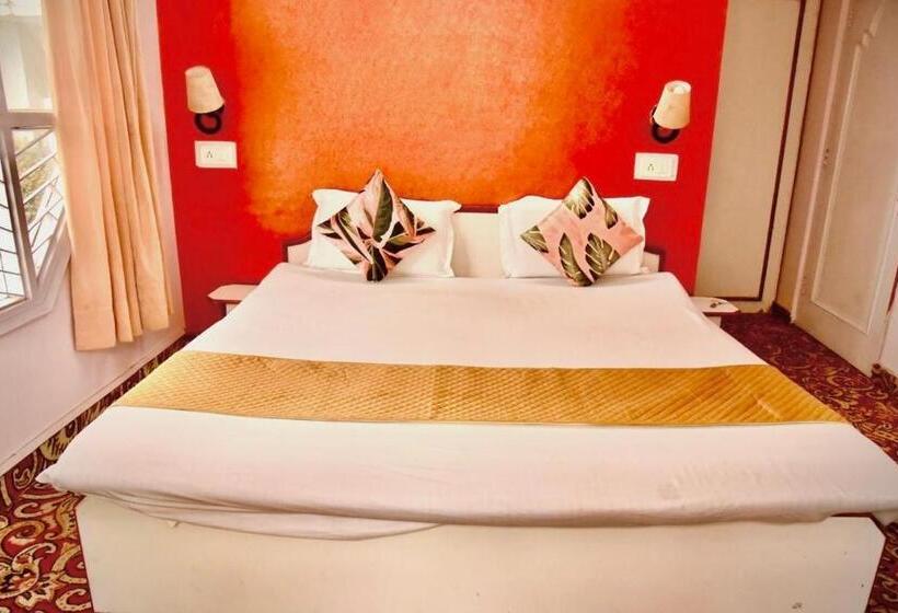 هتل The Krishna Boho Near Mall Road