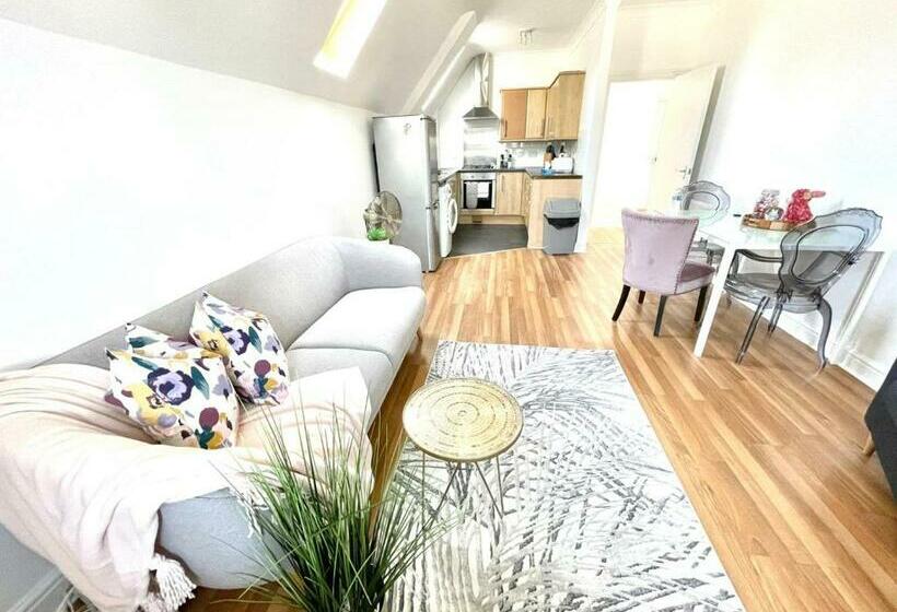 Koala & Tree Exceptional 1 Bed Apartment For 2 Guests Lets & Serviced Accommodation Cambridge