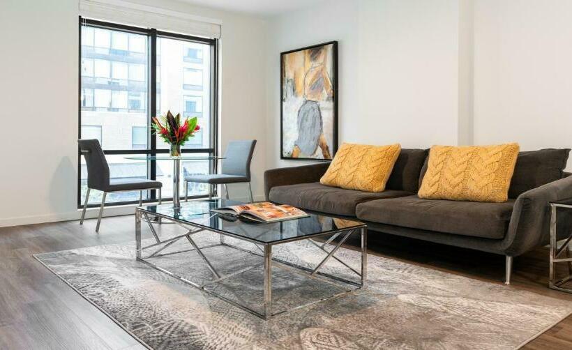 Lake Eola Apartments By Barsala