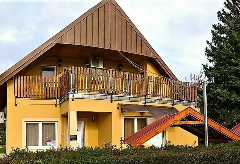 膳宿费 Balassa Családi Apartman