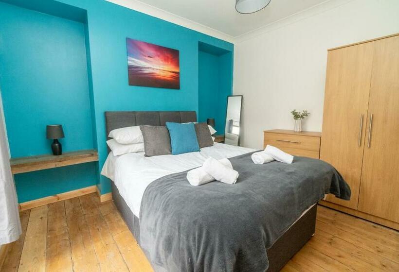 Business Friendly & Spacious 2br Home   Perfectly Located For Working In Swansea