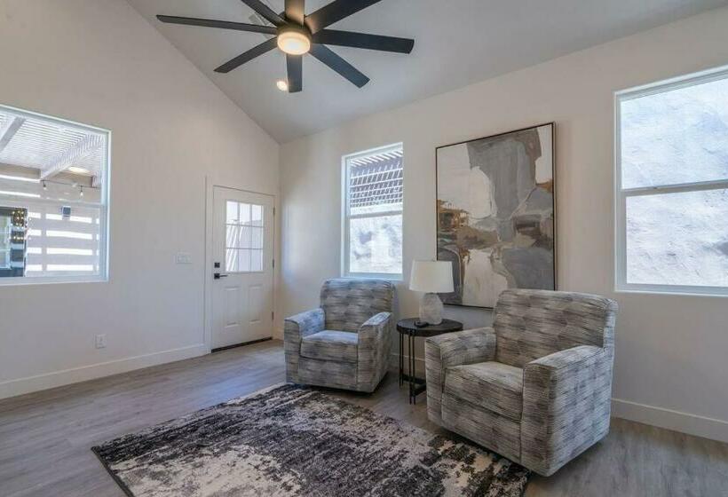The Latitude Adjustment, Located Close To Golf,sand Dunes, Reservoir & National Parks