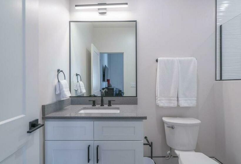 The Latitude Adjustment, Located Close To Golf,sand Dunes, Reservoir & National Parks