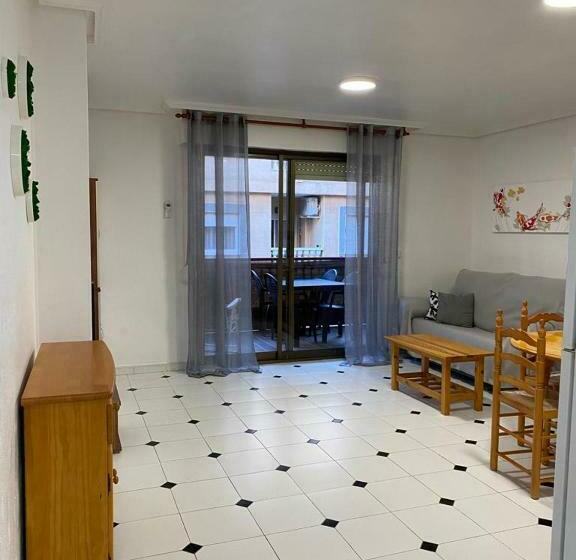 просторная квартира рядом с морем в хорошем районе