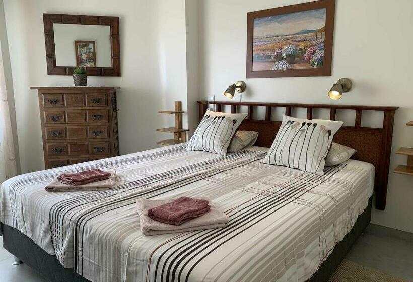 En La 2a Línea En Torre Del Mar