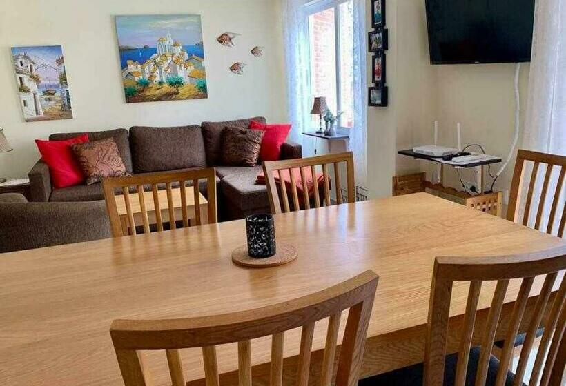 En La 2a Línea En Torre Del Mar