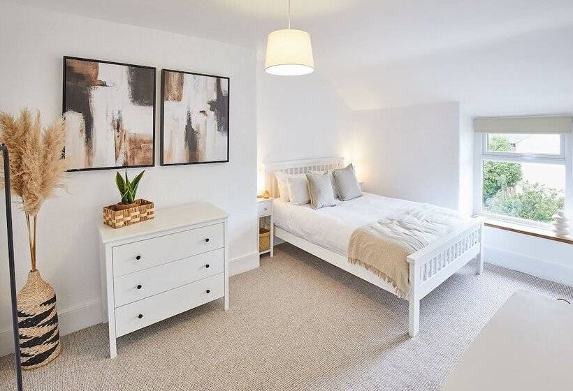 Host Stay Tally House