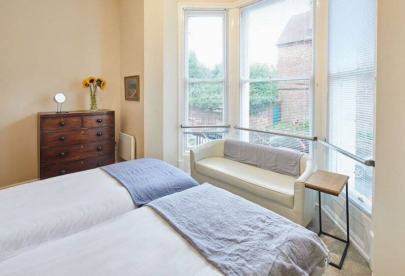 Host & Stay   Three Bays